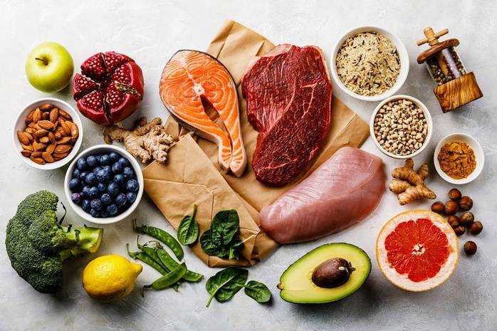 Preparación de alimentos saludables para la rutina diaria